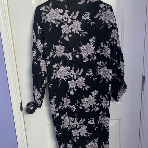 Flower Kimono - Picture 4 of 4